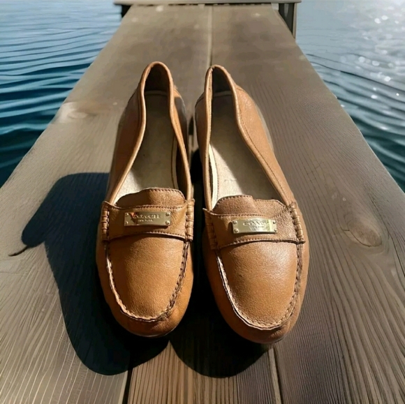 COACH Fredrica Tan Soft Pebbled Leather Driving Moc Flat Loafers Size 9 - Picture 1 of 3